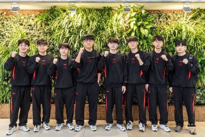 T1俱乐部官方发布动态：出发去中国啦